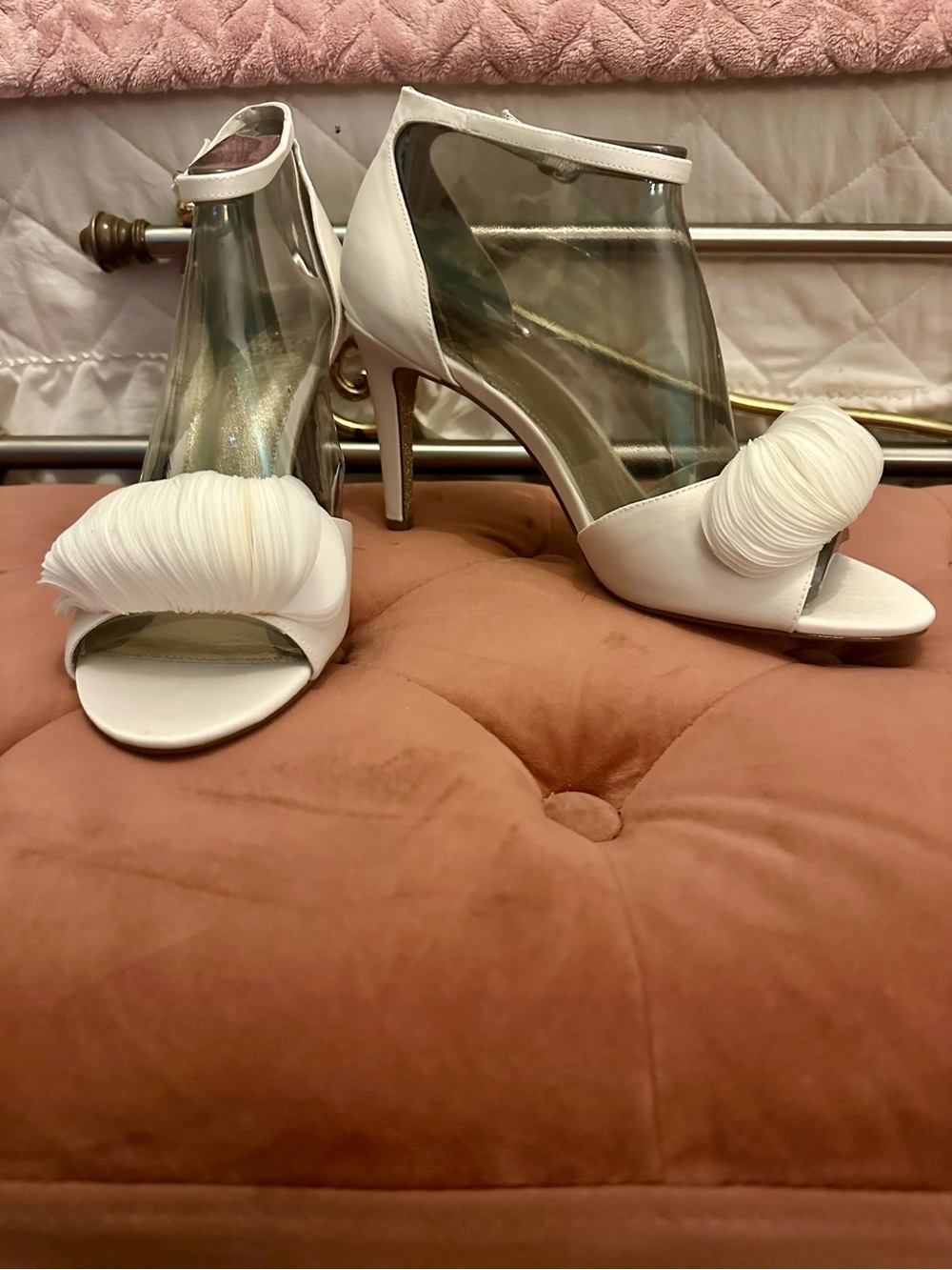 NEW Adrianna Papell White Satin Pleated Ankle Strap Heels Size 10